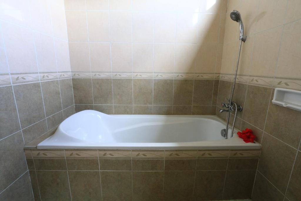 Frangipani Bungalow - 4