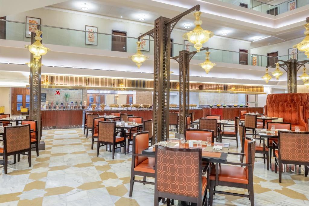 Veitingastaður eða matsölustaður á Jabal Omar Marriott Hotel Makkah
