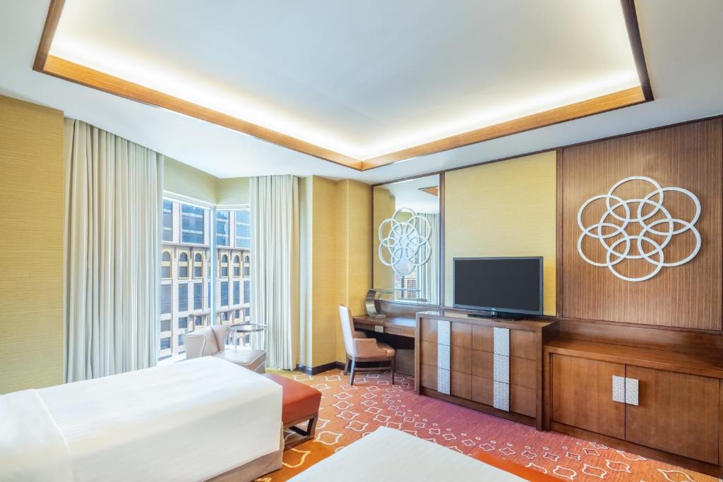 Sjónvarps- og/eða afþreyingartæki á Jabal Omar Marriott Hotel Makkah