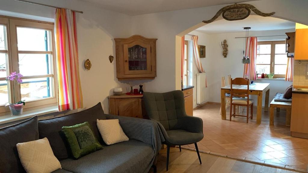 Posezení v ubytování Apartment with a stunning view of the alps - Wohnung mit atemberaubenden Blick auf die Alpen