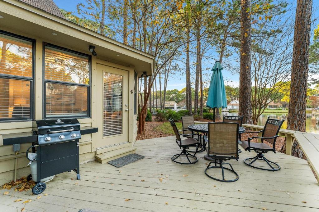 Ein Patio oder anderer Außenbereich in der Unterkunft Fairways 228 &quot;Bluegrass Bungalow&quot;