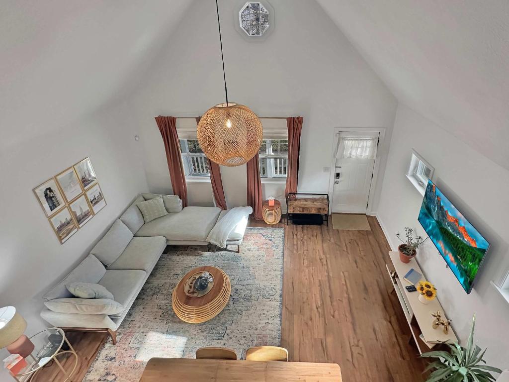 an overhead view of a living room with a couch at Coffee Lover's Paradise - Heart of Tremont in Cleveland