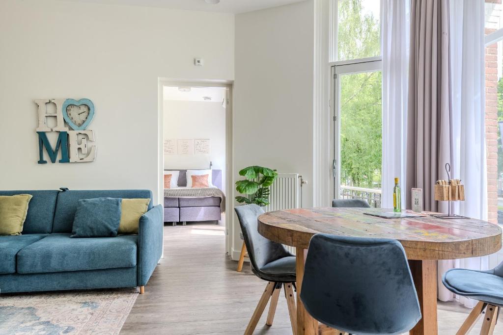 Posezení v ubytování Hotel Oranjestaete
