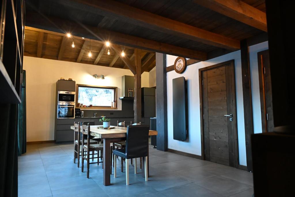 Kuchyňa alebo kuchynka v ubytovaní Chalet Montana