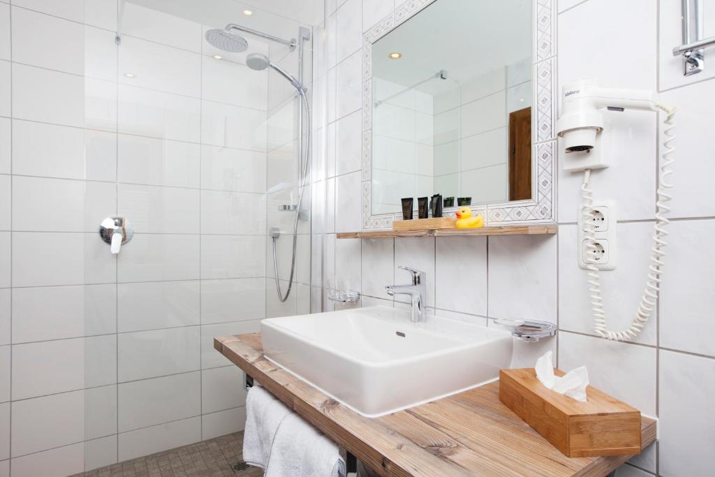 Hotel Die Arlbergerin - Design & Tiroler Gemütlichkeit - 12