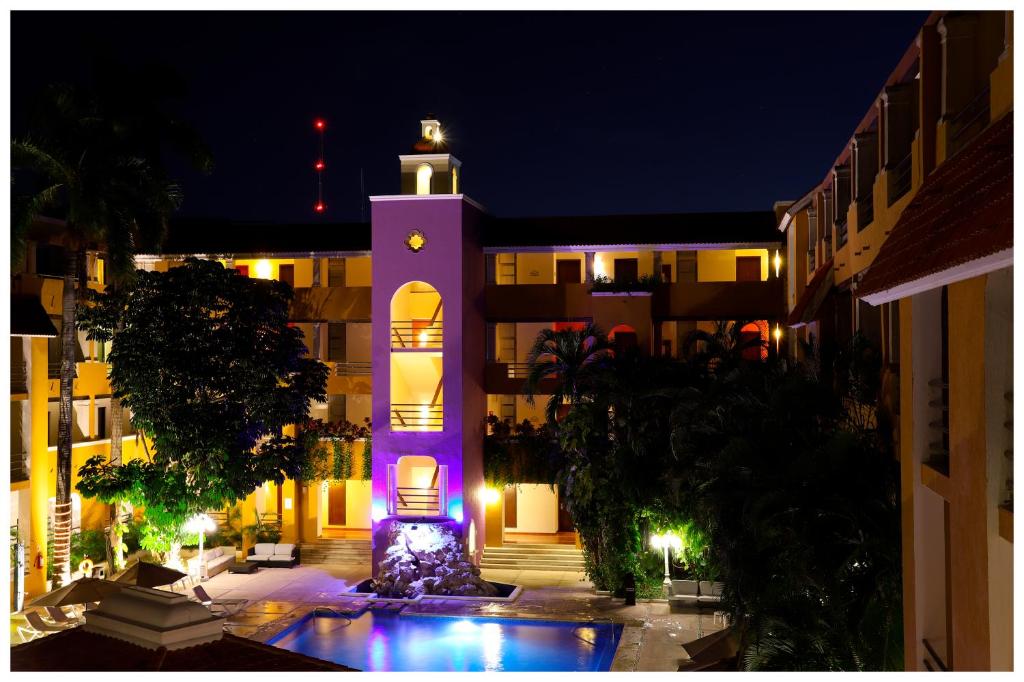 Bazén v ubytování Adhara Hacienda Cancun nebo v jeho okolí