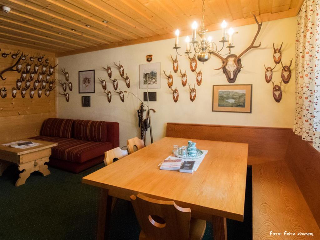 Posezení v ubytování Hotel Drei Hasen