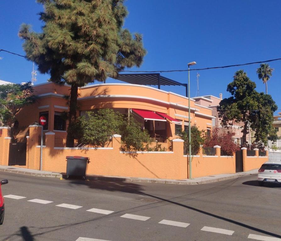 Το κτήριο όπου στεγάζεται  το διαμέρισμα