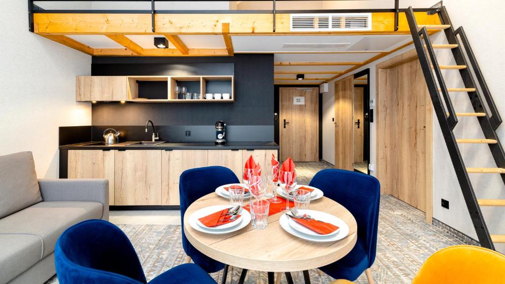 Χώρος καθιστικού στο Exclusive Suite 1404 i 1403 z widokiem na góry Hotel Złoty Horyzont Szklarska Poręba