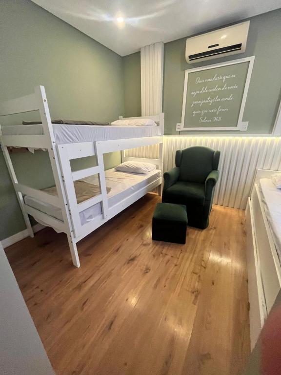 Postel nebo postele na pokoji v ubytování Hotel Lorimar