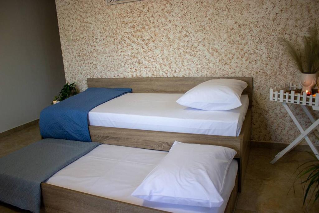 Postel nebo postele na pokoji v ubytování Maistro Suites With Pool, Matala
