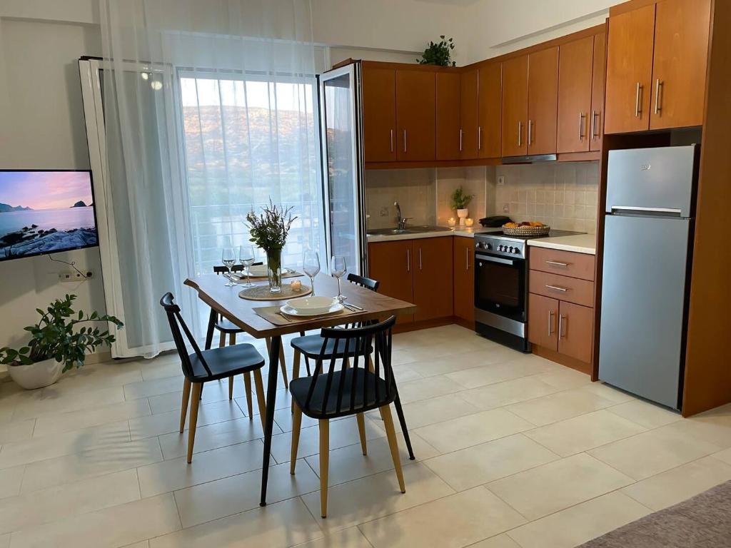 Kuchyň nebo kuchyňský kout v ubytování Maistro Suites With Pool, Matala