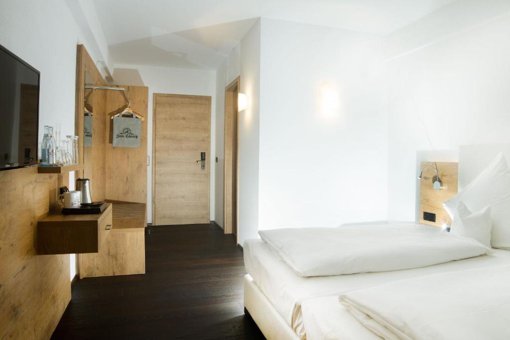 Hotel zum Hirsch - Doble Negocios