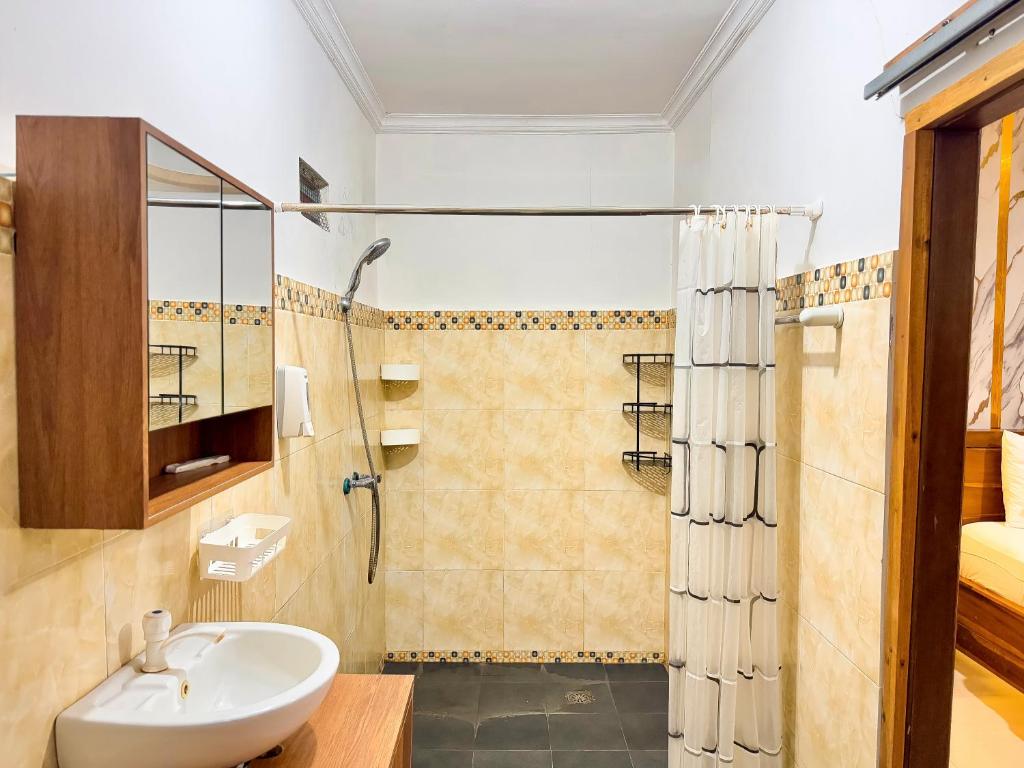 Double-G Guest House - 13