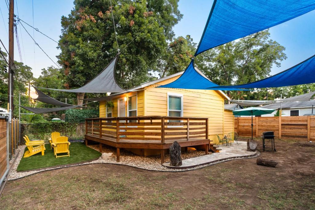 Το κτήριο όπου στεγάζεται  η παραθεριστική κατοικία