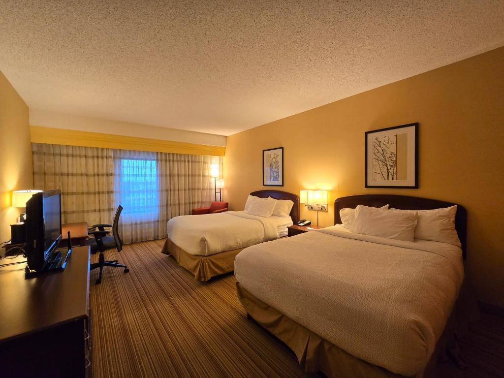 Country Inn & Suites by Radisson, Convention Center - Chambre Queen Avec Deux Lits Queen Et Balcon