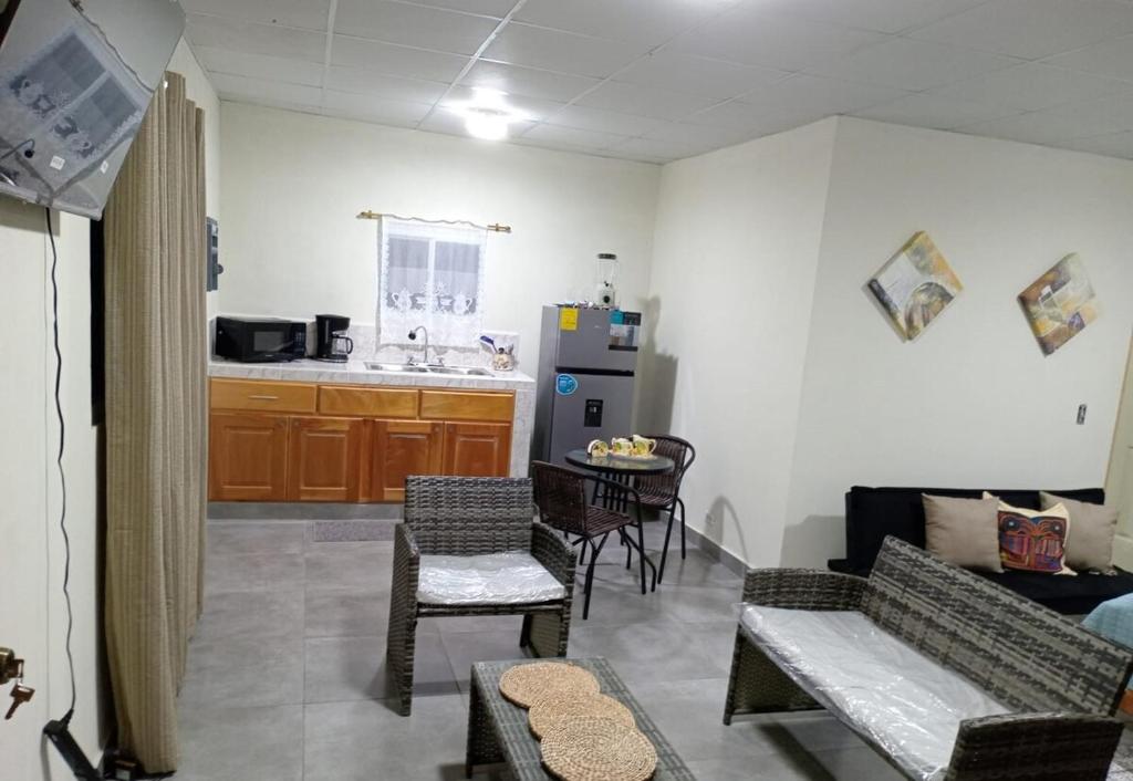 Kuchyň nebo kuchyňský kout v ubytování Venus Lodging House