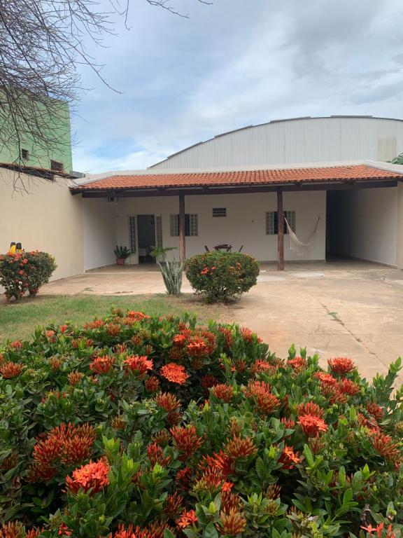 En have udenfor Casa jardim ao lado da BR-242