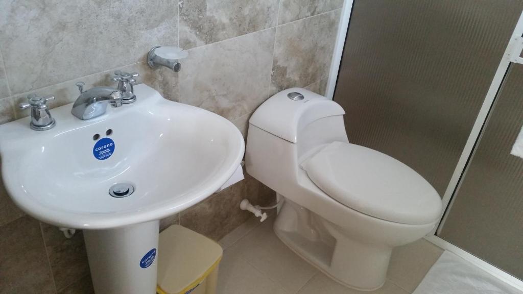 A bathroom at Hostal Marlyn