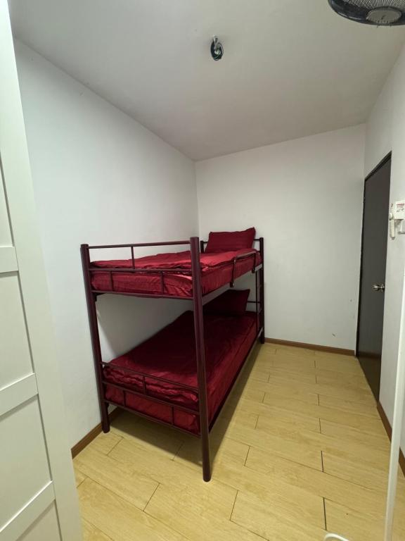 Postel nebo postele na pokoji v ubytování 3BR House near Toll Yong peng