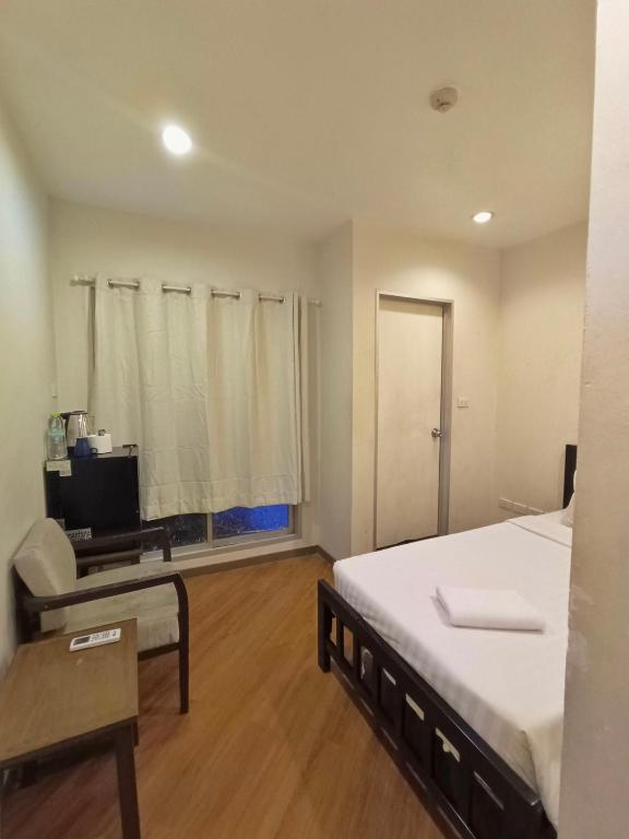 
Single Room with Bathroom
