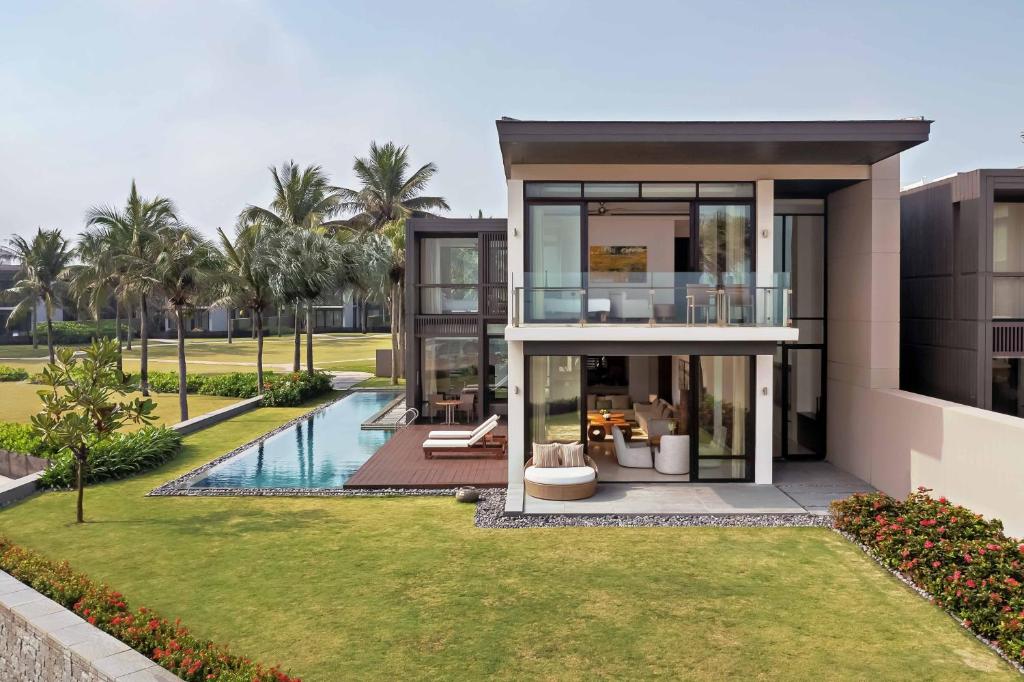 Biệt thự 3 Phòng ngủ có Hồ bơi nhìn ra Bãi biển