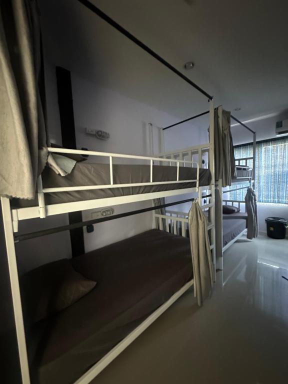 Postel nebo postele na pokoji v ubytování Echo Koh Tao Hostel & Diving