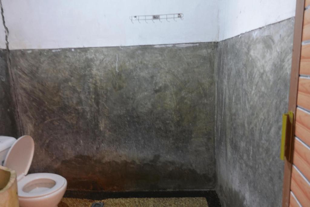 Koupelna v ubytování Mayeka Transit Hostel Bandara Internasional Lombok