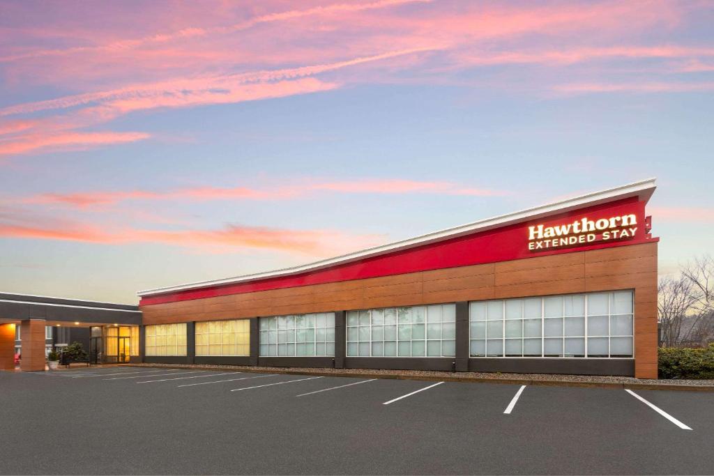 Hawthorn Extended Stay by Wyndham Ellsworth Bar Harbor - Housity