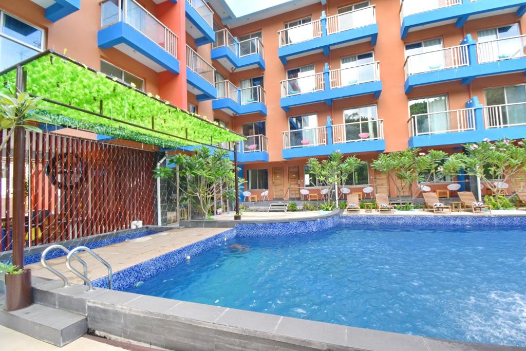 Bazén v ubytování OSEIDON HOTEL BORACAY nebo v jeho okolí