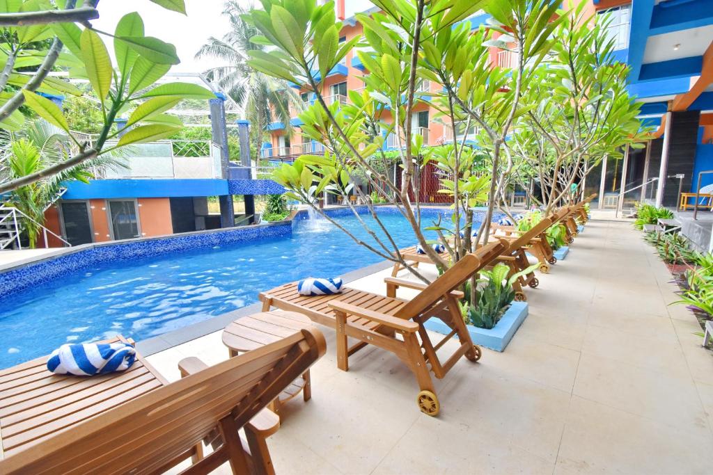 Bazén v ubytování OSEIDON HOTEL BORACAY nebo v jeho okolí