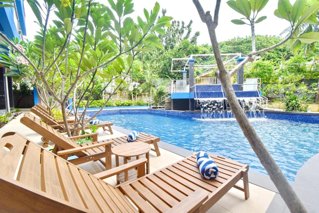 Bazén v ubytování OSEIDON HOTEL BORACAY nebo v jeho okolí