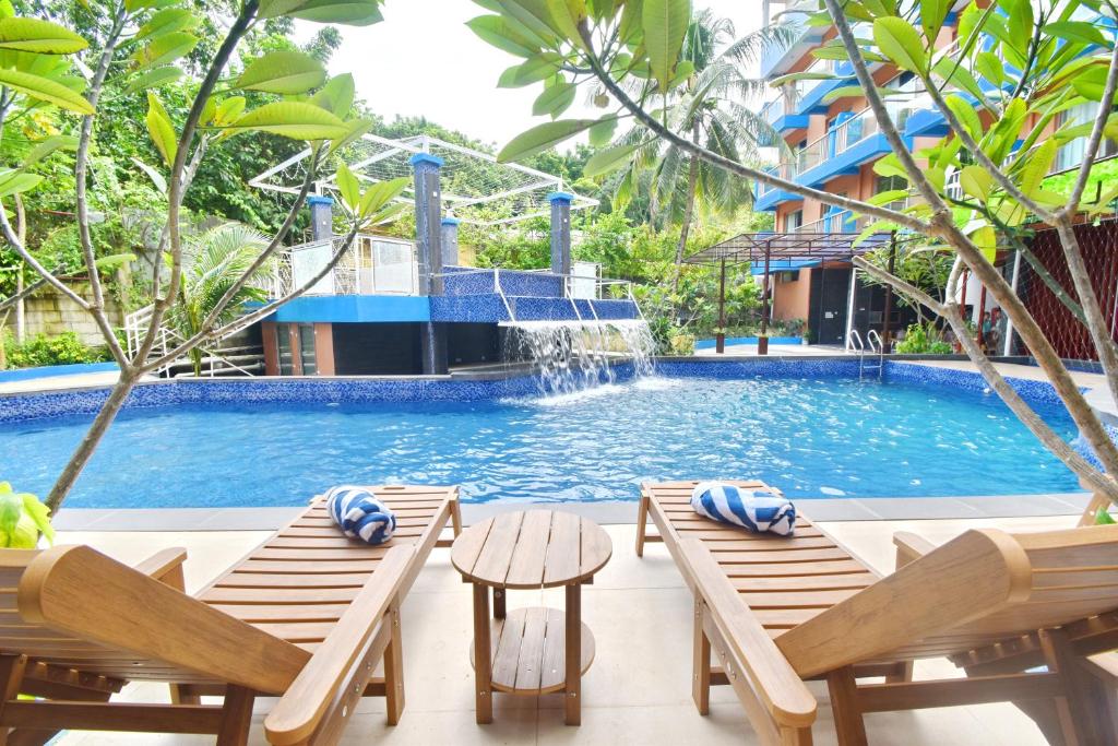 Bazén v ubytování OSEIDON HOTEL BORACAY nebo v jeho okolí