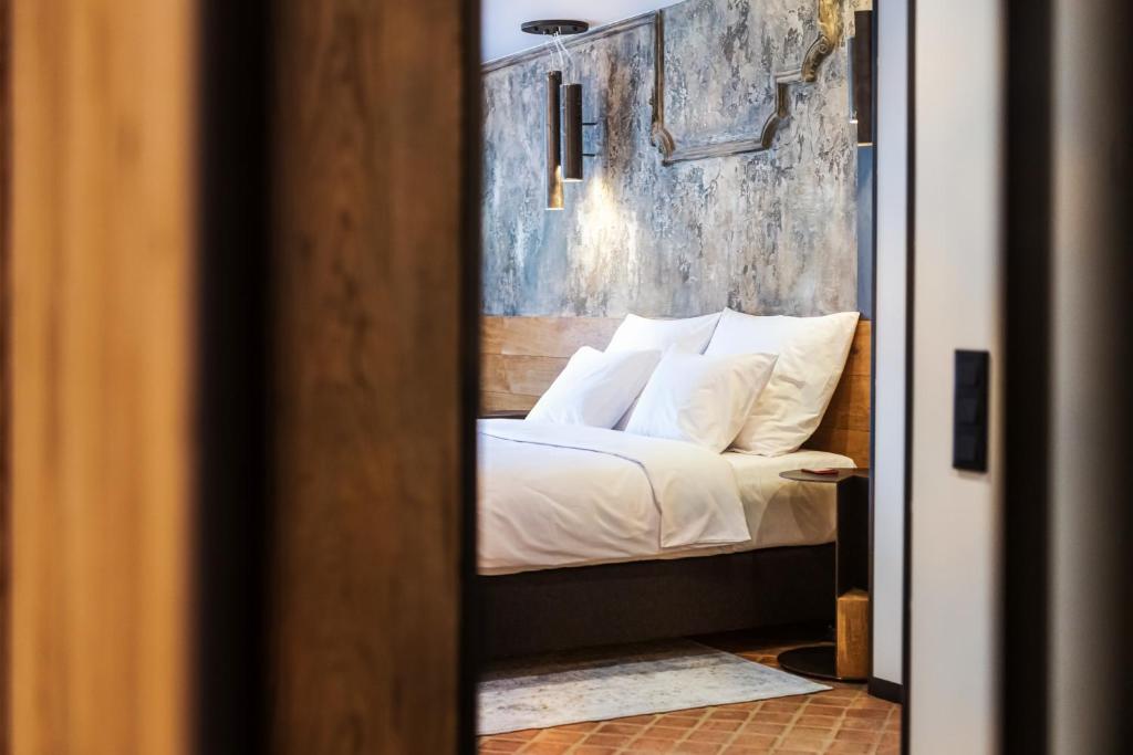 Nomadic Urban Premium Suites - 18