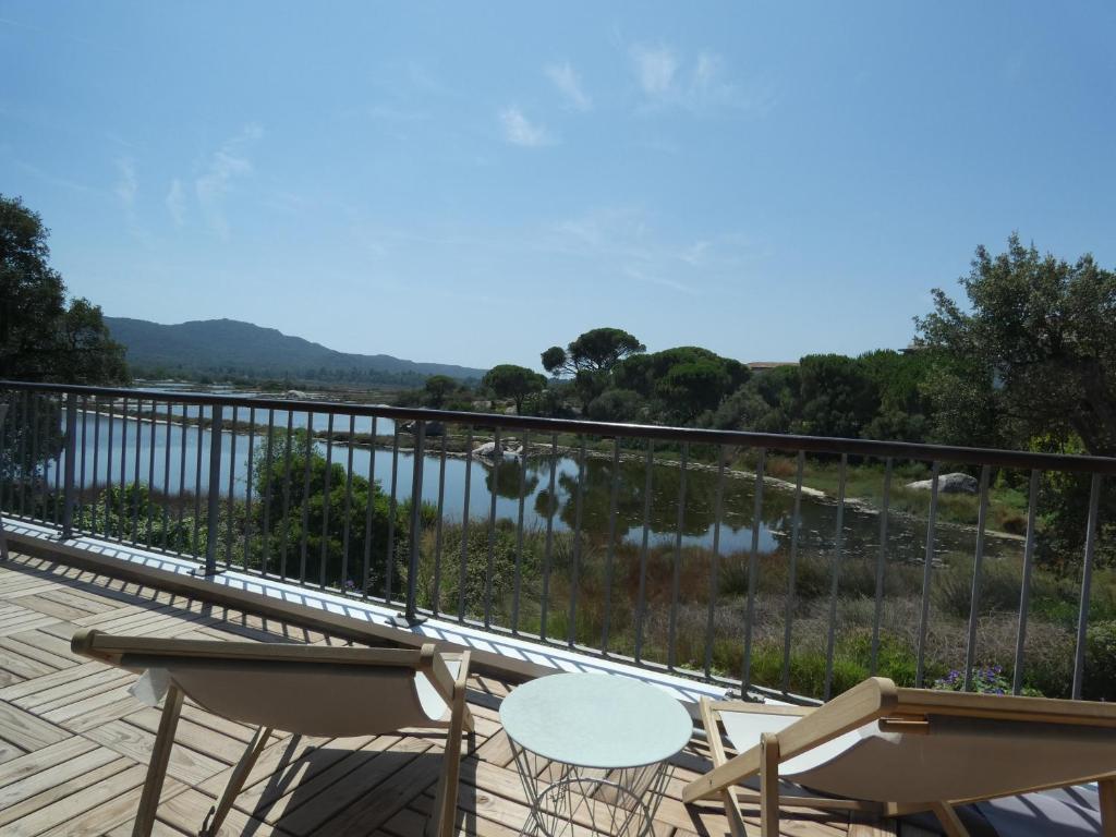 Appartement 4 pers terrasse vue salines de Porto Vecchio centre ville à pied