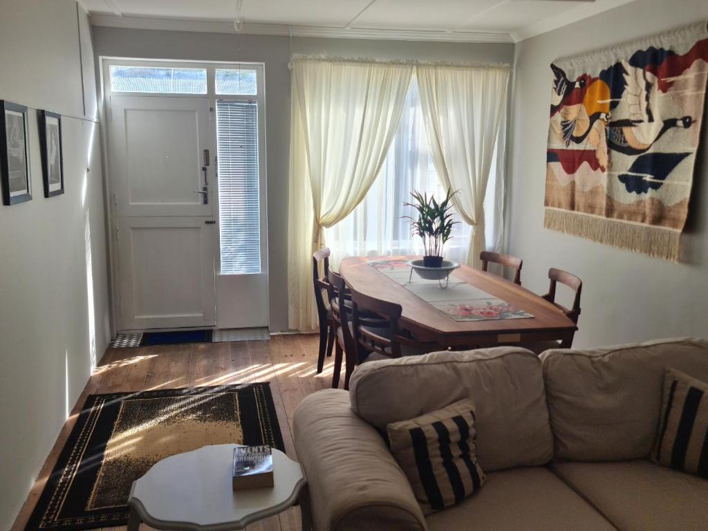 Et opholdsområde på Basson Town Cottage