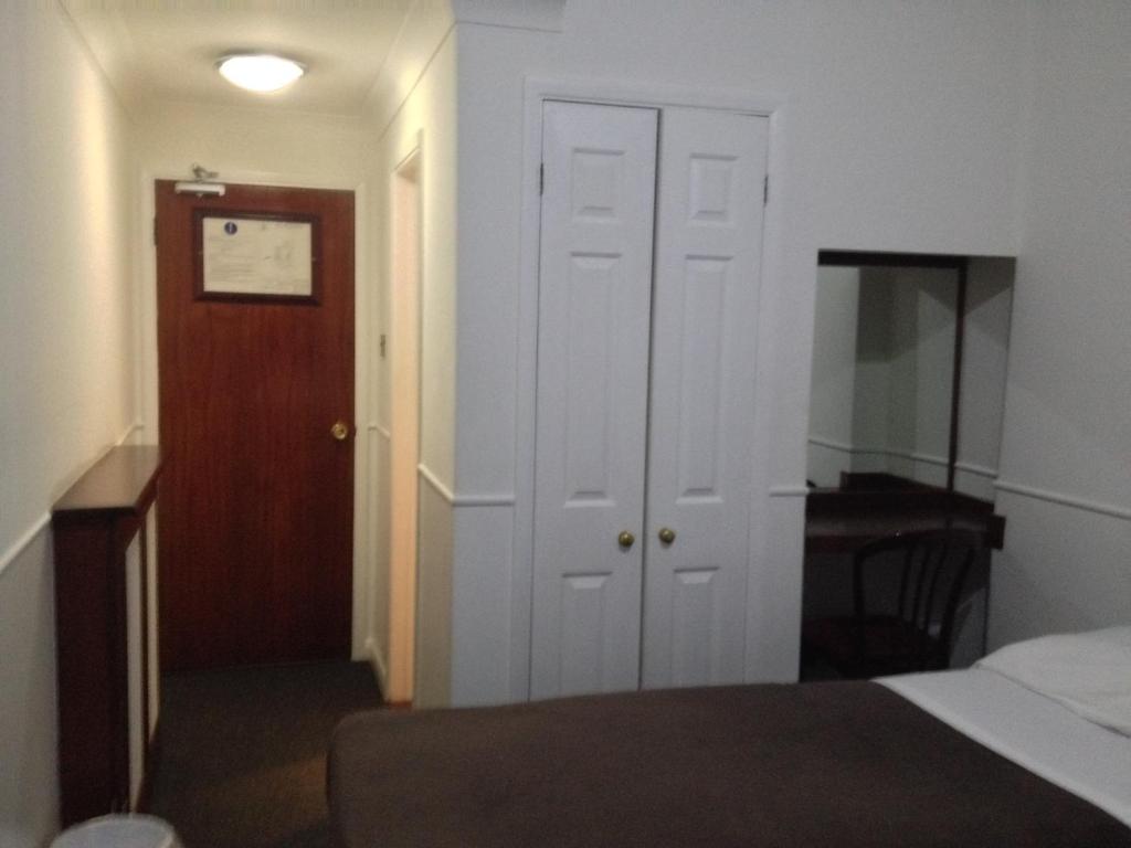 Gallery image of London Continental Hotel in London
