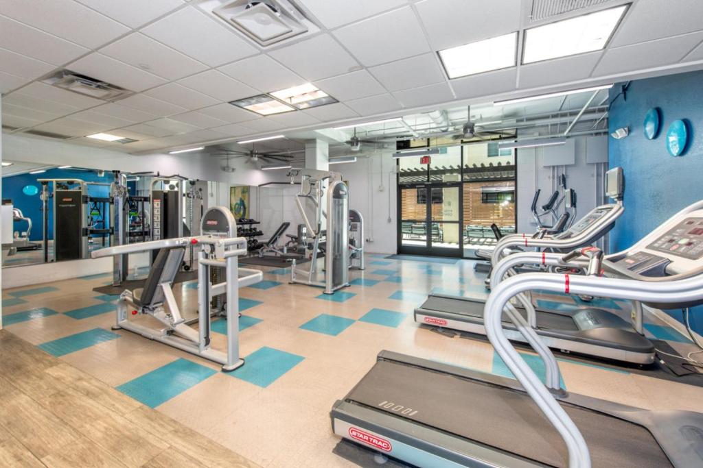 Curated visual reference: Fresh Look at Modern 2Br Tempe Stay Kitchen Pool Gym Access Tempe Preços