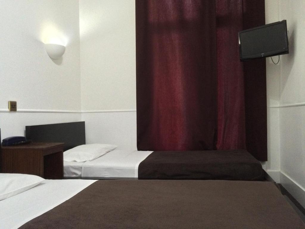 Gallery image of London Continental Hotel in London