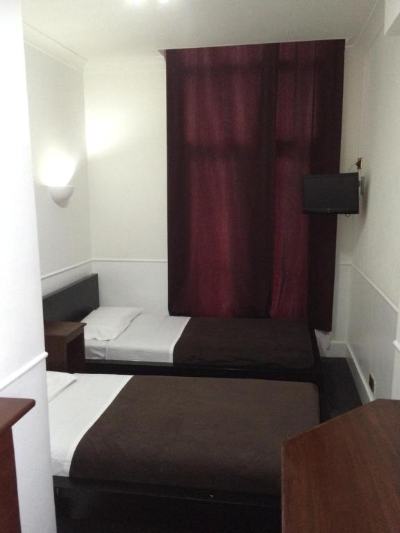 Gallery image of London Continental Hotel in London