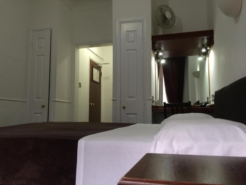 Gallery image of London Continental Hotel in London