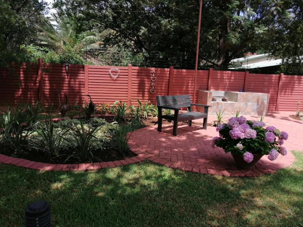 Zahrada ubytování Azrielle Guesthouse