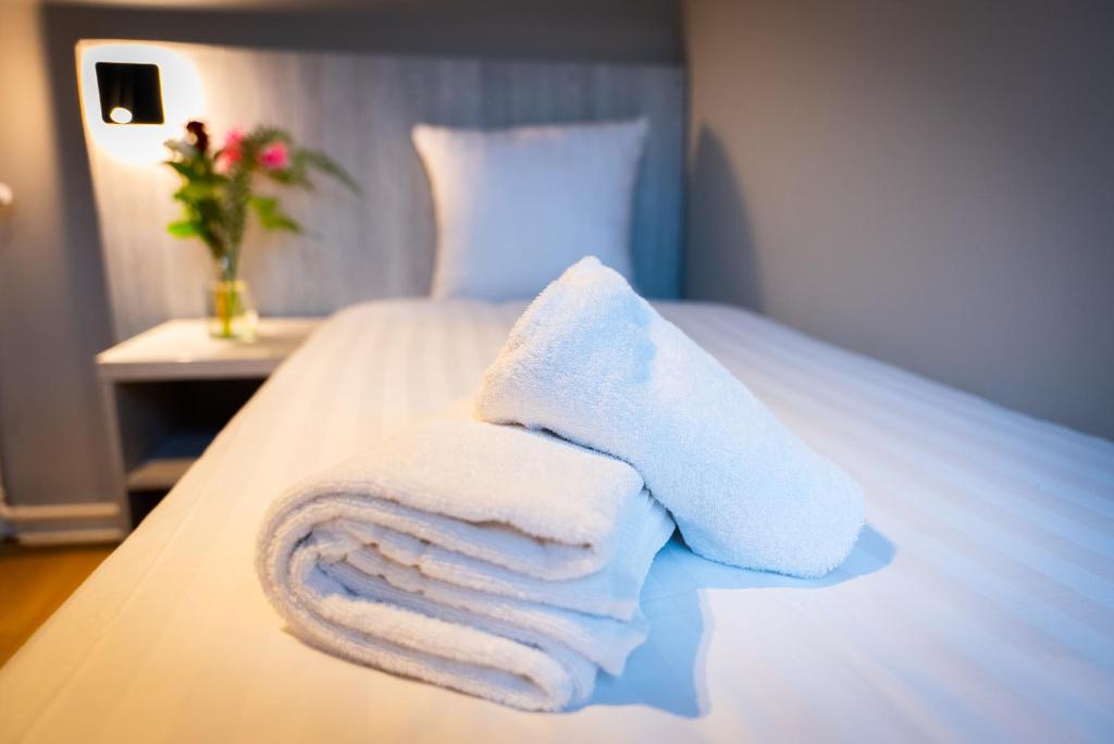 The Crown Hotel - Resim 2