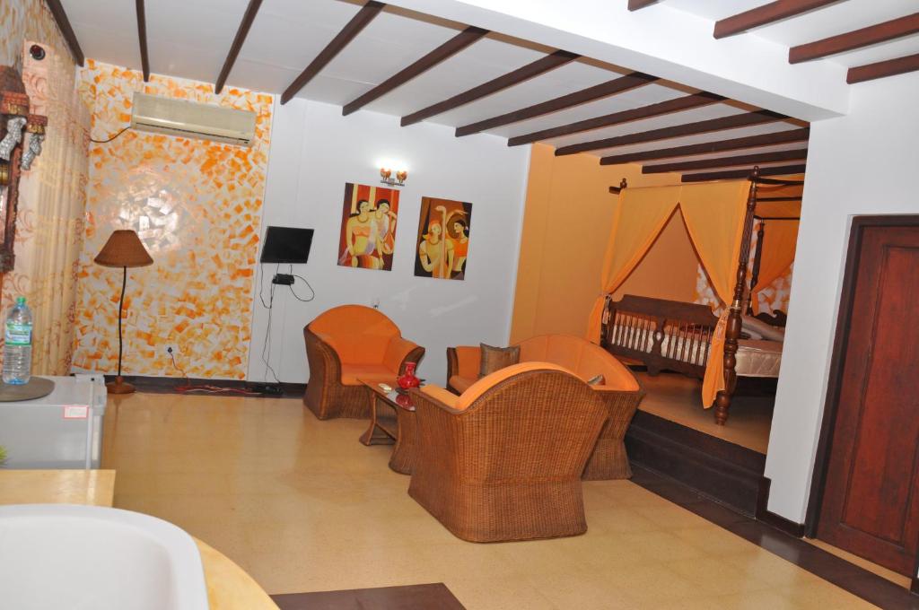 Posezení v ubytování Solomon Beach Hotel