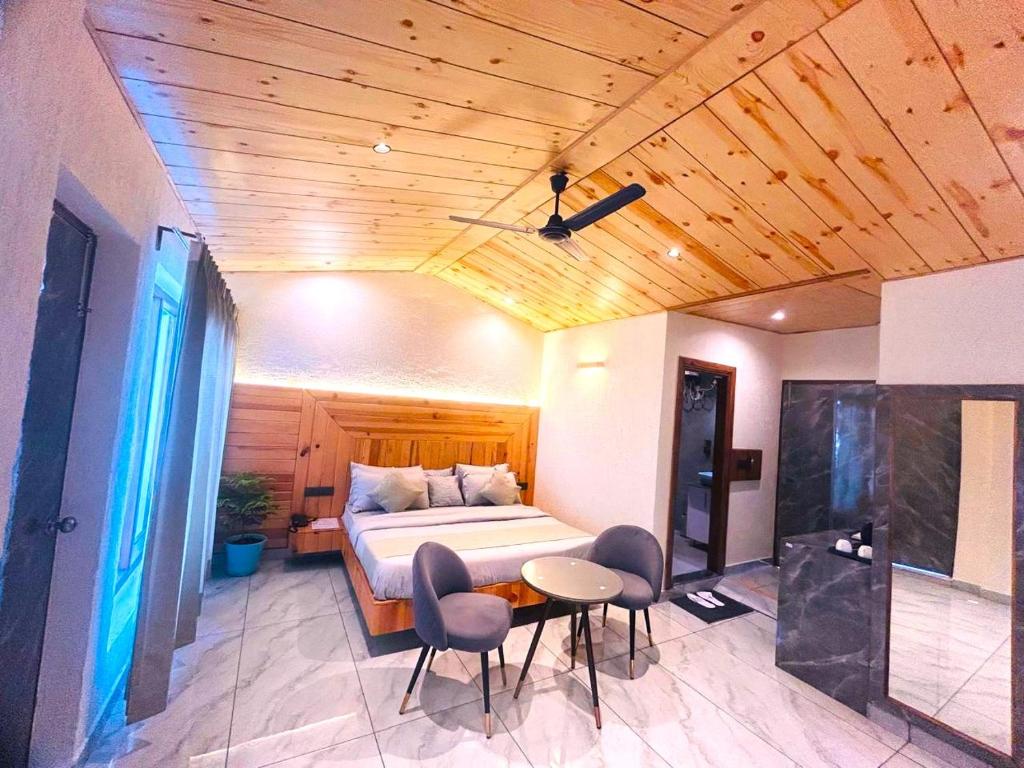 Postel nebo postele na pokoji v ubytování Living On The Edge A Luxury Stay