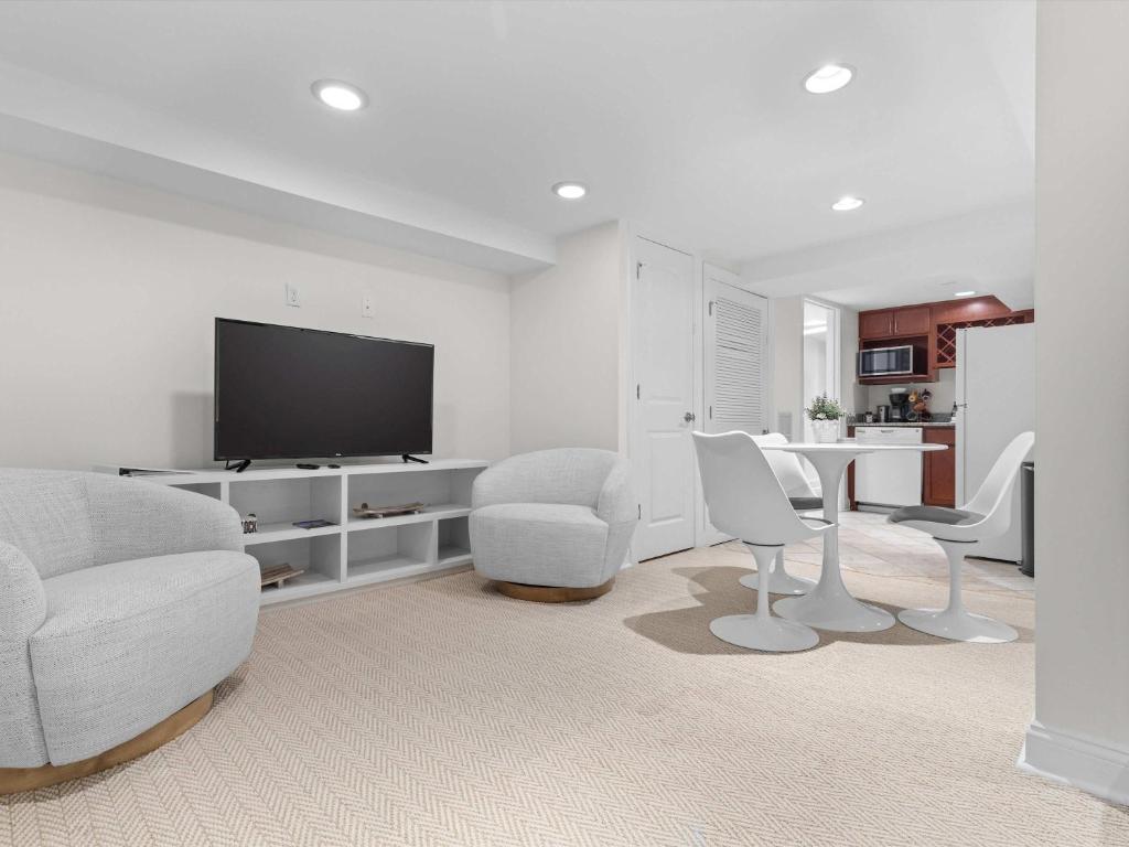 Galeriebild der Unterkunft Modern and Convenient 1BR apartment Union Station Union Market in Washington