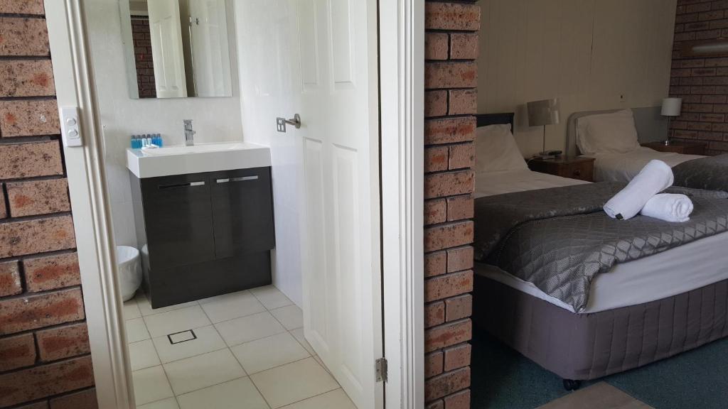 Tuncurry Motor Lodge - Family Room