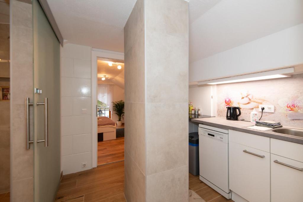 Kuchyň nebo kuchyňský kout v ubytování Ferienwohnung Waldblick, Faaker See