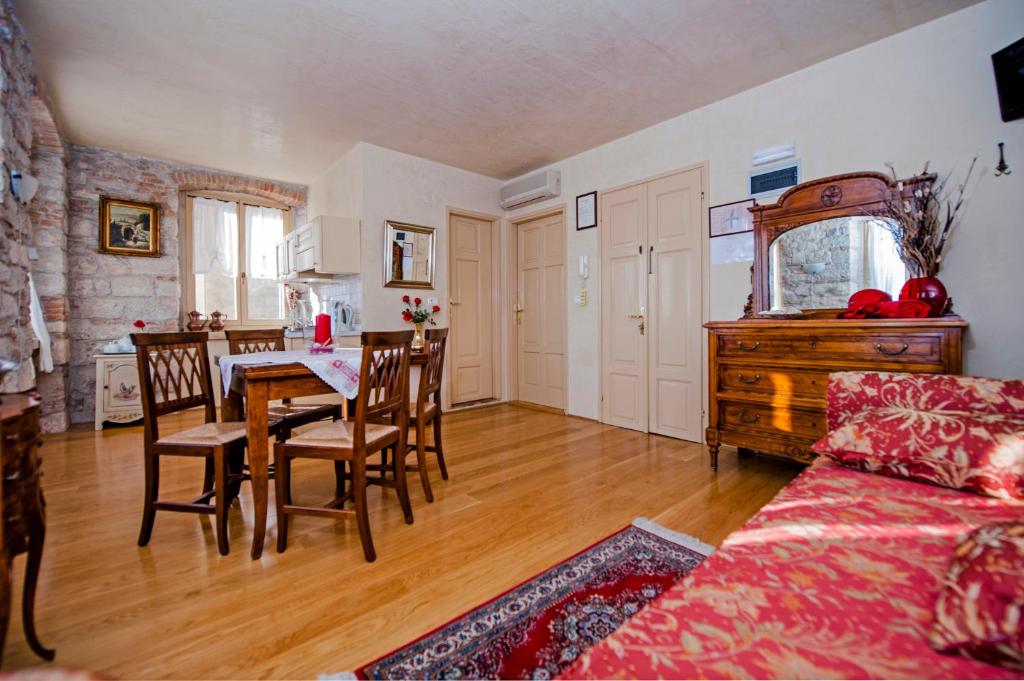 Residence PORTA ANTICA Centro Storico - 8