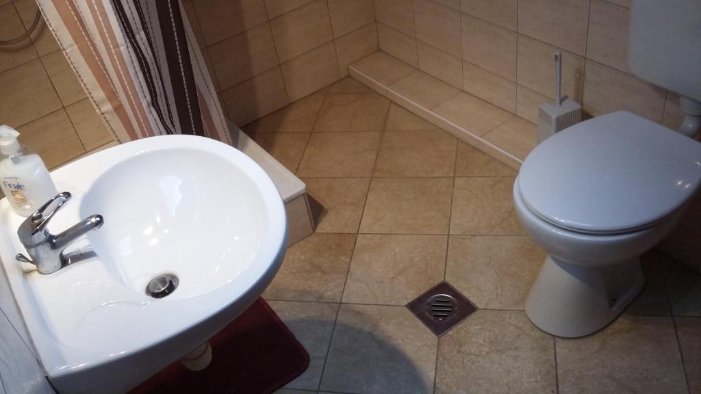 Kúpeľňa v ubytovaní Kerámiapark Guesthaus
